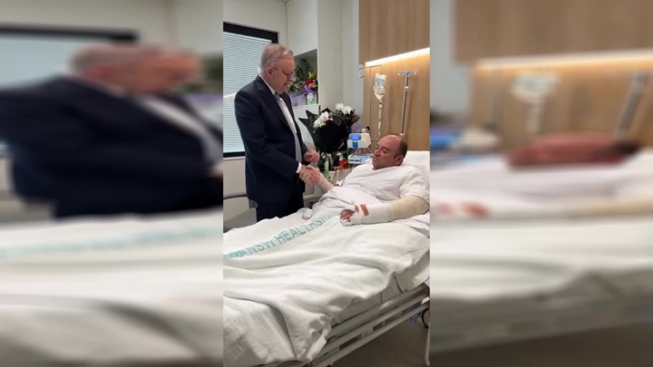 Başbakan Albanese’den Ahmed’e Hastane Ziyareti