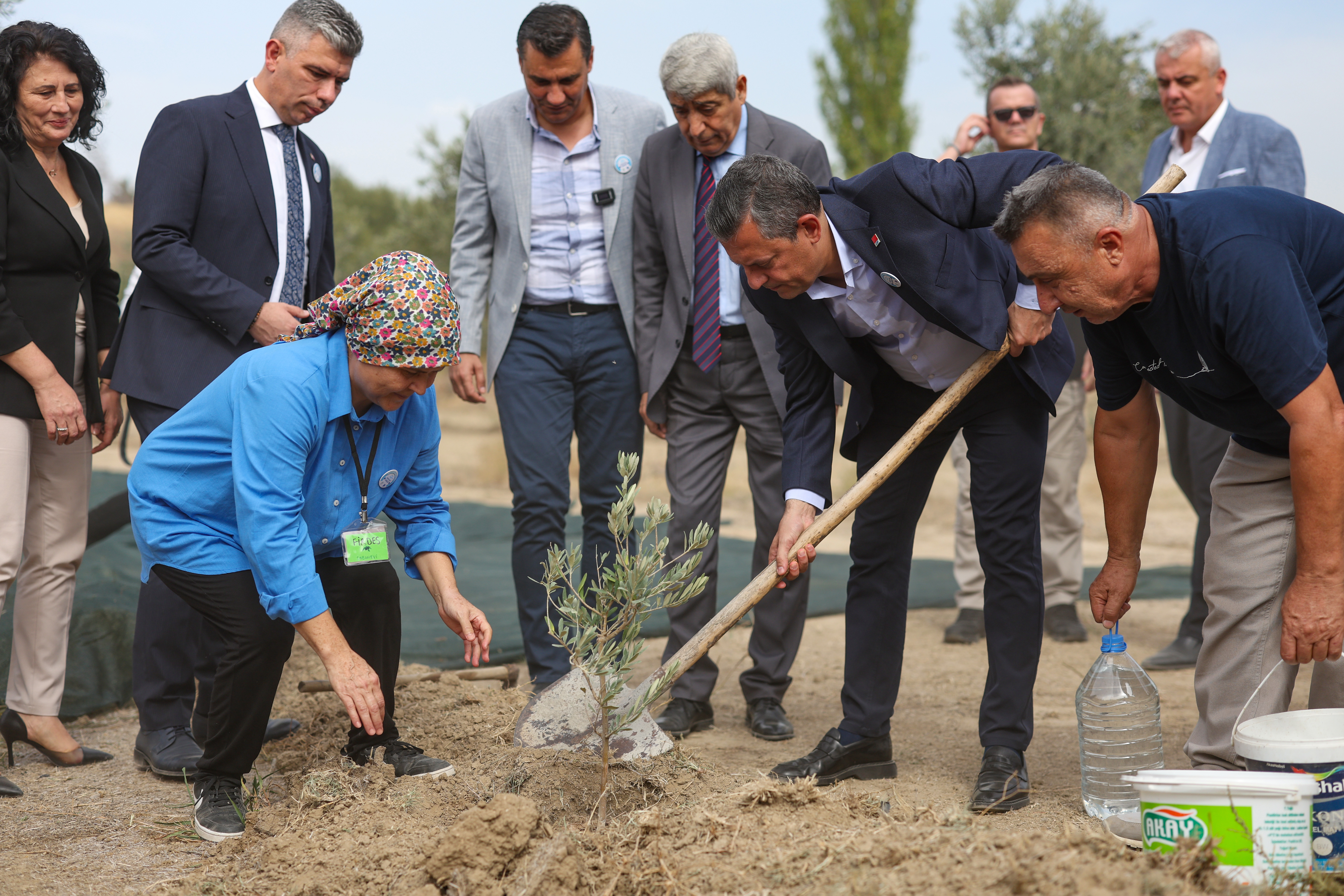 CHP Genel Başkanı Özgür Özel Manisa’da Zeytin Şenliği’ne Katıldı
