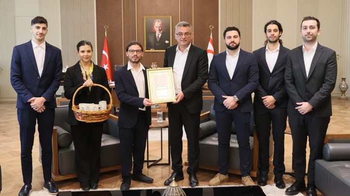 Cumhurbaşkanı Erhürman Genç Profesyonelleri Ağırladı