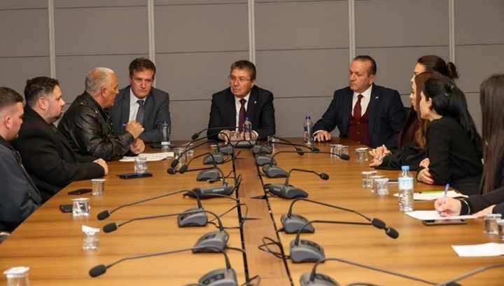 Geçici Öğretmenlerden Meclis’te Çözüm Turu