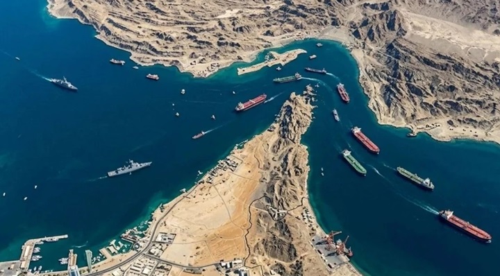 İran Hürmüz Boğazı’nda Denetimi Sertleştirdi