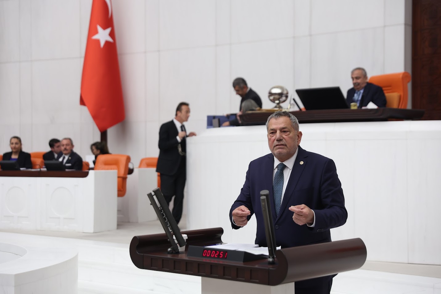 Otizmli Öğrencilere Evde Eğitim Hizmeti Verilsin