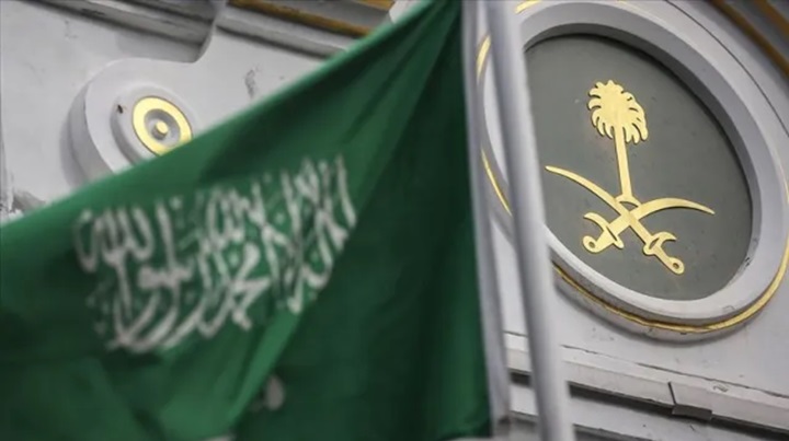 Riyad Yakınındaki Üsse Füze Saldırısı Engellendi